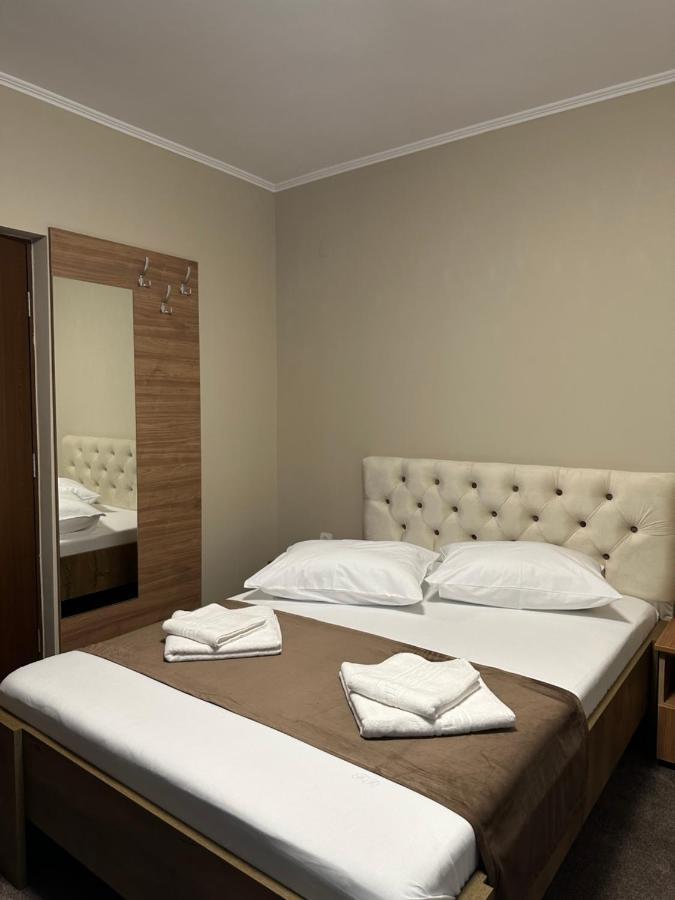 Hotel Freedom&Relax Buzău Exterior foto