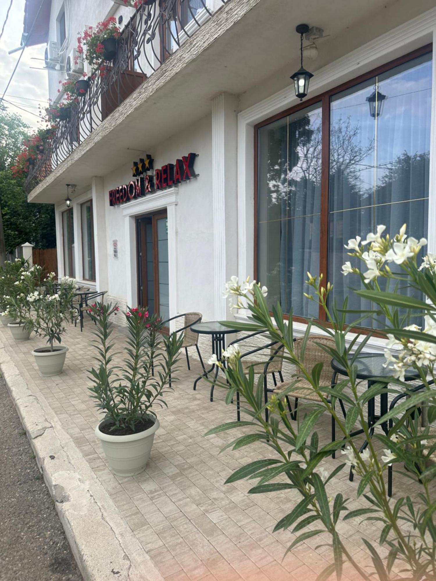 Hotel Freedom&Relax Buzău Exterior foto